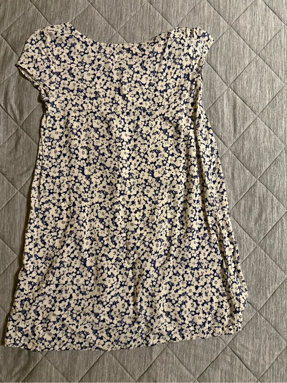 Old Navy White and Navy Floral Casual Dress